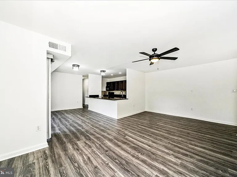 12202 Braxfield Ct #16/228 — Photo 4