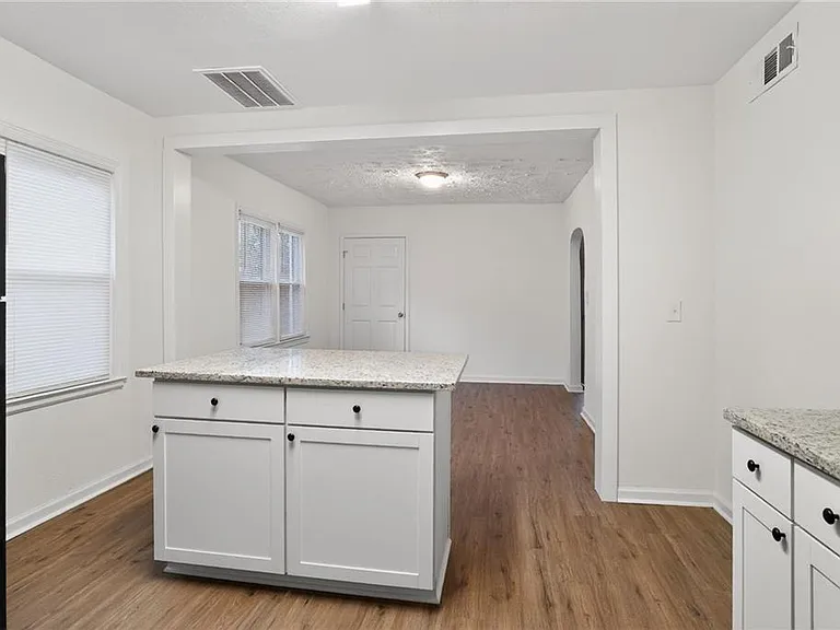1439 Westboro Dr SW — Photo 23
