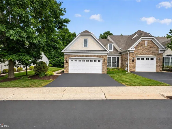 377 Brittany Ct, Souderton, PA 18964