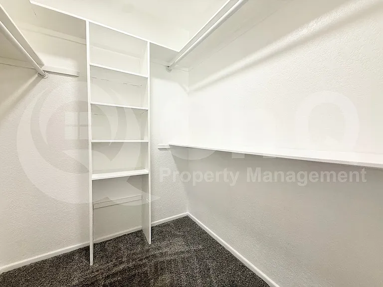 2439 E Elmwood St — Photo 25
