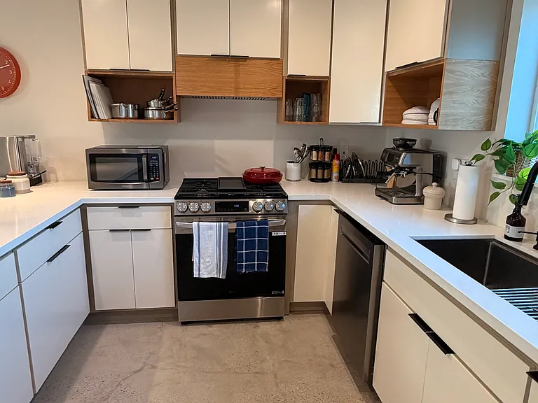 2247 Shoredale Ave — Photo 8