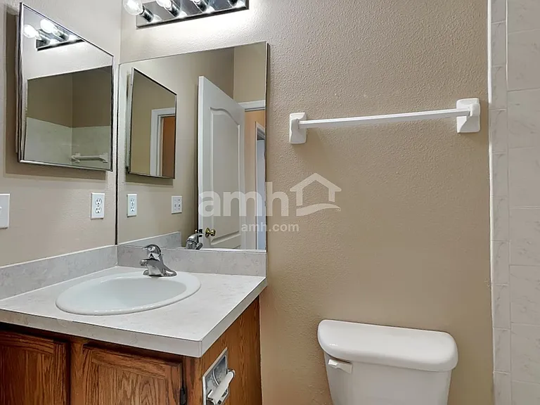 443 Sand Ridge Dr — Photo 18