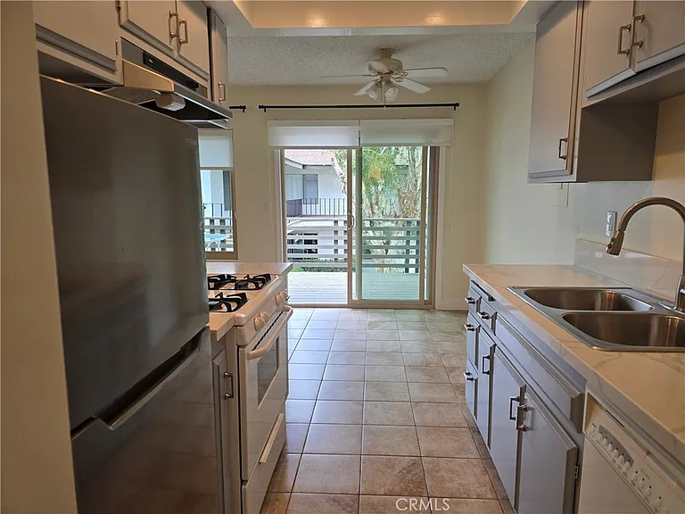 1350 W Lambert Rd — Photo 7