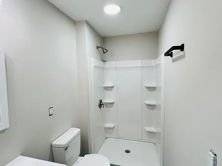108 E Dewey St — Photo 16