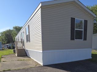 43452 Meadowlark Cir, Clinton Township, MI 48036