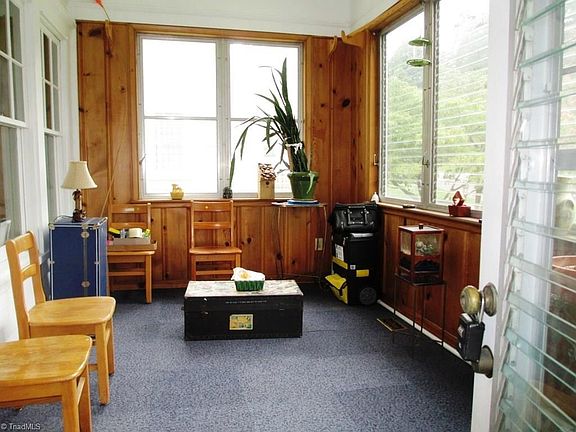 2nd image of 2610 Springwood Dr