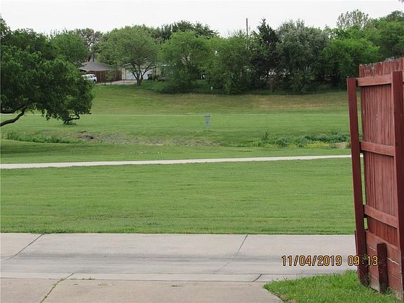 2nd image of 2942 Furneaux Ln