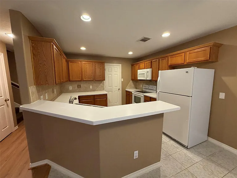 9110 Prairie Trails Dr — Photo 31