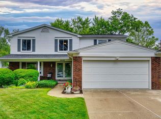 6848 Chadwick Dr, Canton, MI 48187