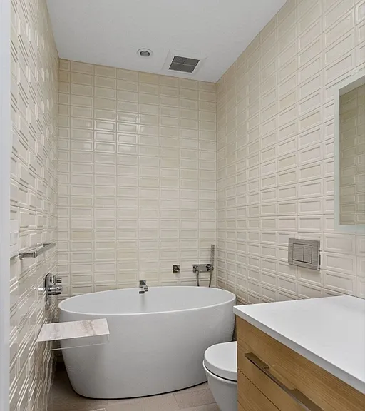 135 Commonwealth Ave — Photo 27