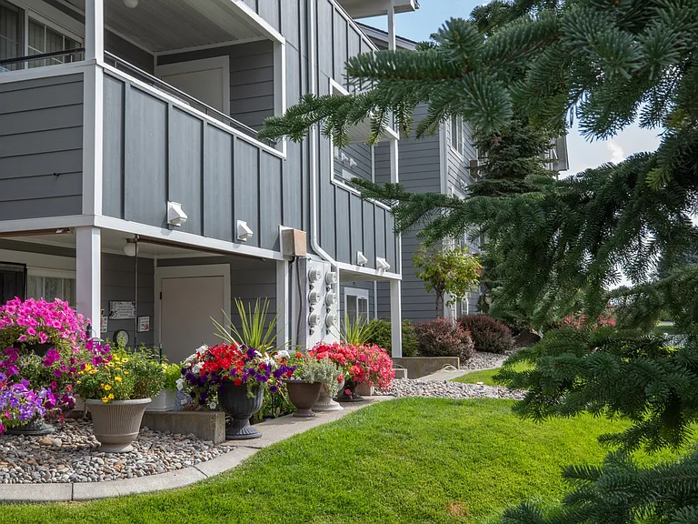 Morning Glory Circle Apartments — Photo 15