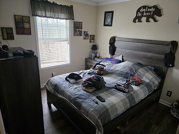 3rd image of 335 Secluded Rdg