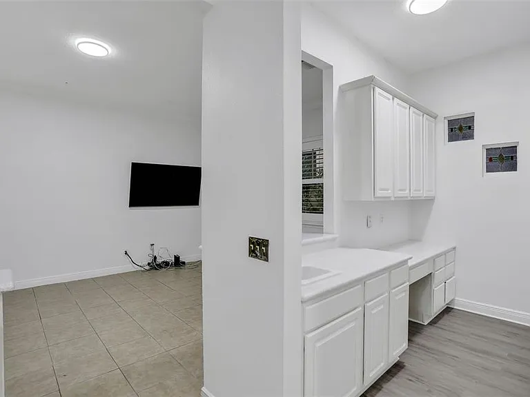 148 S Thornton Ave — Photo 29