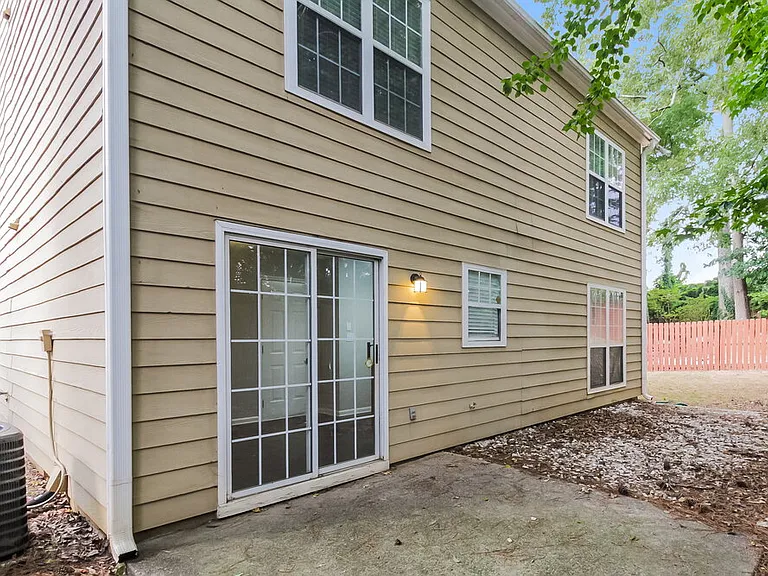 2320 Kissing Tree Ln SE — Photo 17