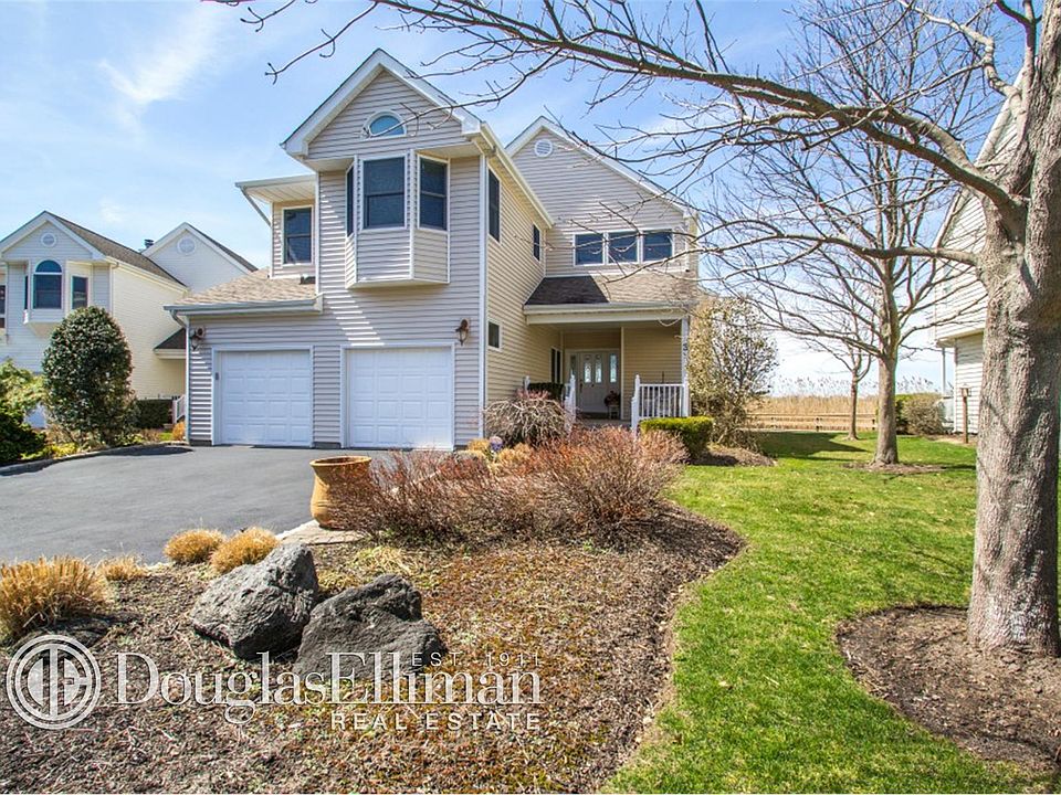 1st image of 30 Spinnaker Ln