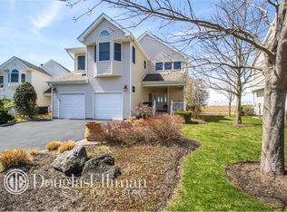30 Spinnaker Ln, East Patchogue, NY 11772