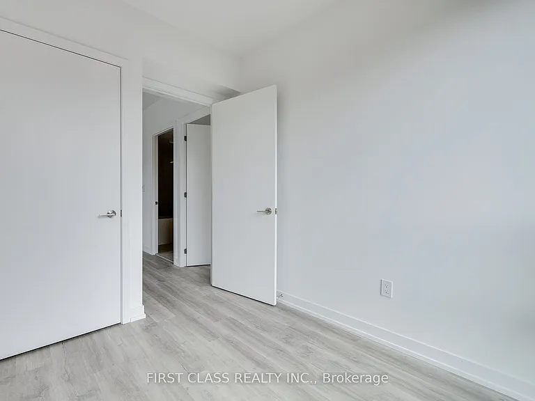28 Eastern Ave #Penthouse 02 — Photo 1