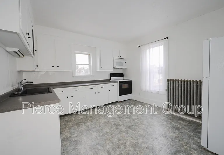 18 Maple St #B — Photo 6