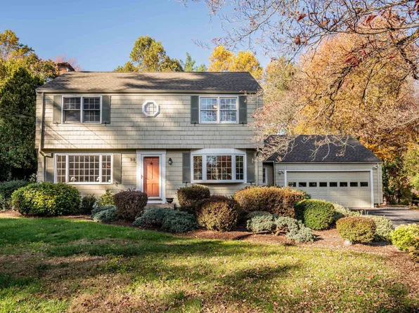 36 Richmond Lane, West Hartford, CT 06117