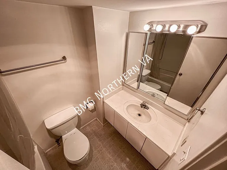 900 N Stafford St #1010 — Photo 13