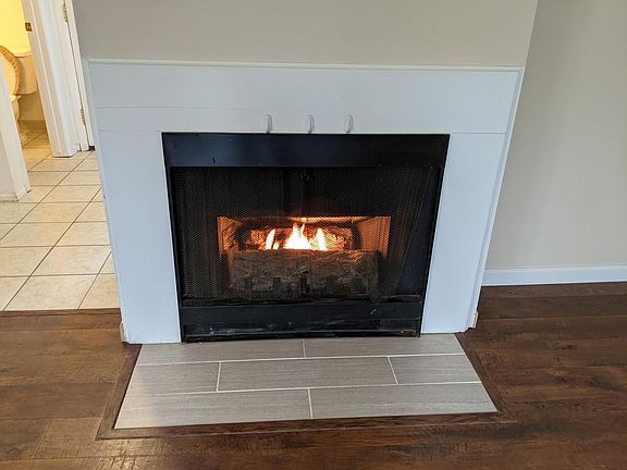 3rd image of 275 Briarcrest Dr Unit 195