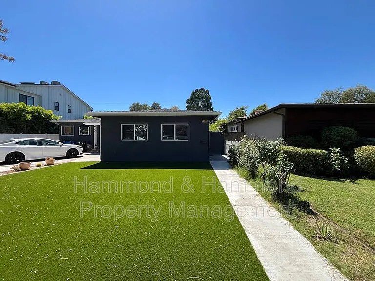 4447 Babcock Ave — Photo 2