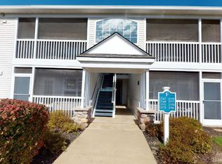 2767 S Knightsbridge Cir, Ann Arbor, MI 48105