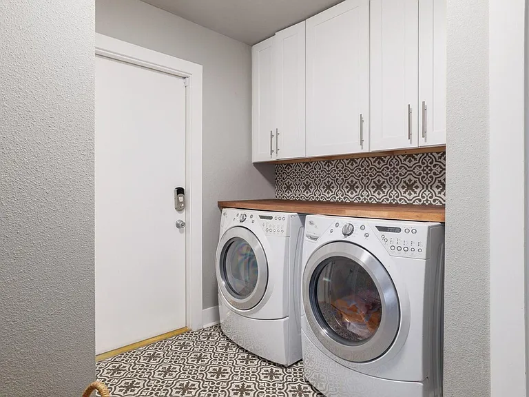 Laundry Room Cabinet