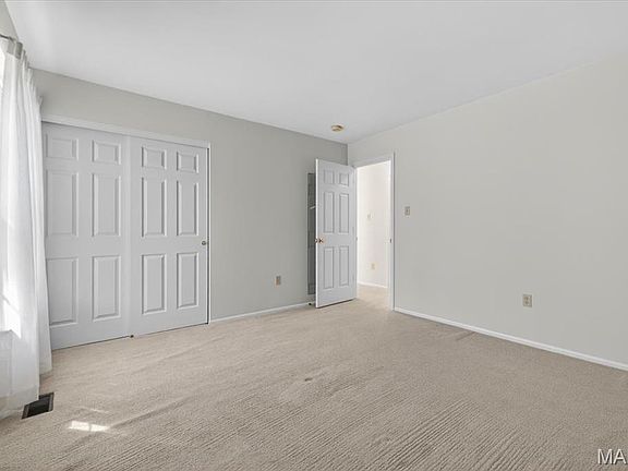 5th image of 16475 Cove Landing Ct