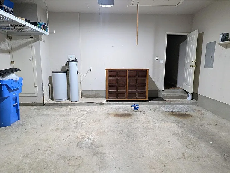 114 Ambrose Dr — Photo 23
