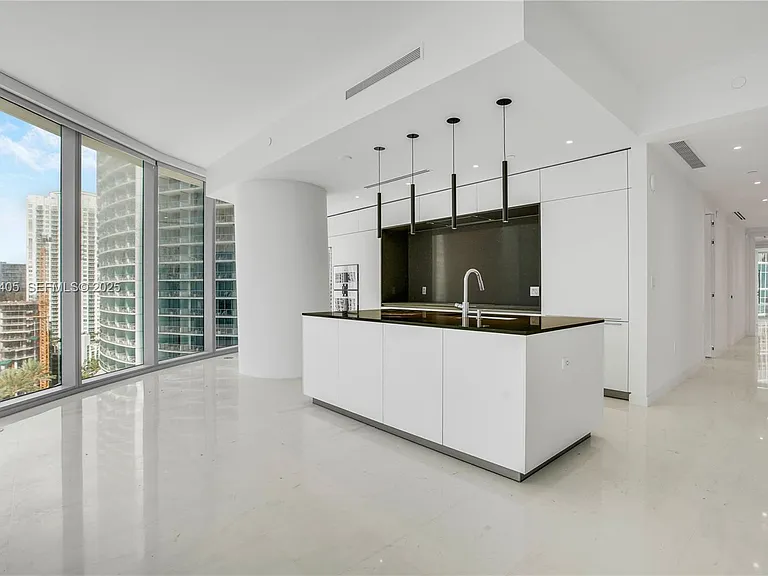 300 Biscayne Boulevard Way #2107 — Photo 4
