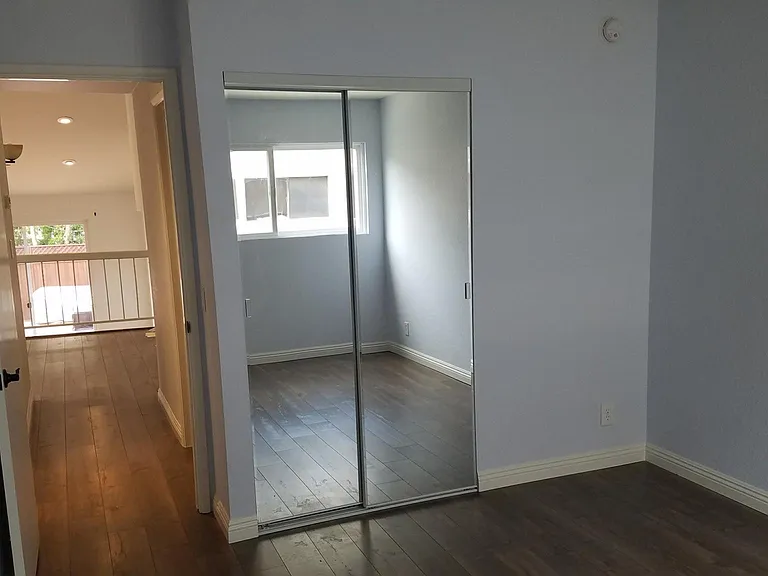 4244 Mary Ellen Ave — Photo 21