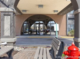 1 Renaissance Pl Unit 201, Palatine, IL