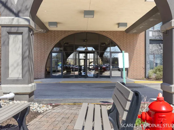 1 Renaissance Pl Unit 201, Palatine, IL 60067
