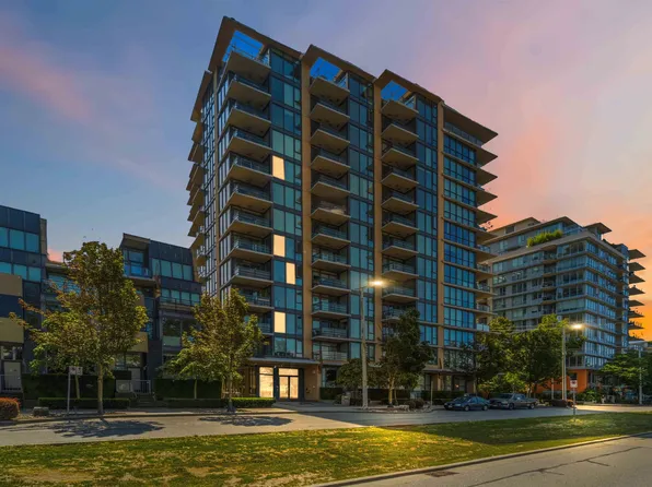 288 W 1st Ave #808, Vancouver, BC V5Y 0E9