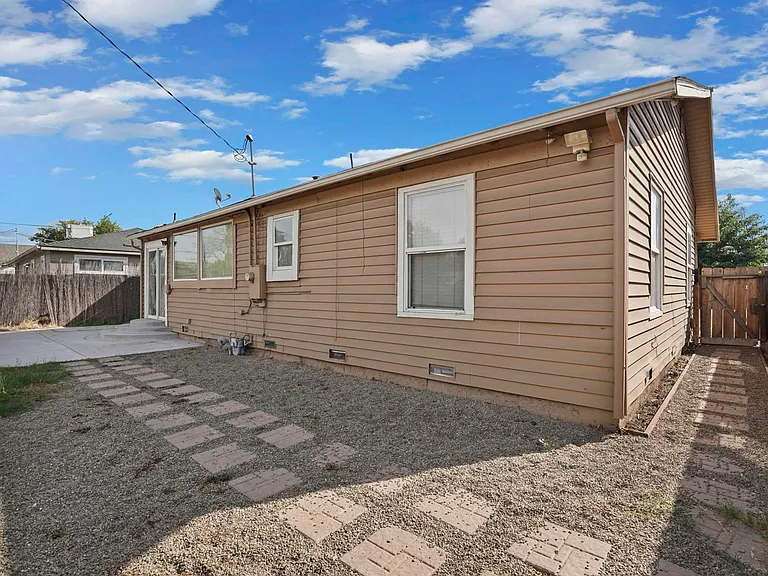 451 Marengo Ave — Photo 28