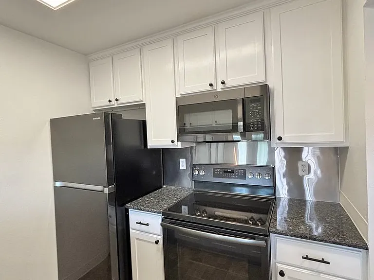 8910 Fox Dr #14 — Photo 5