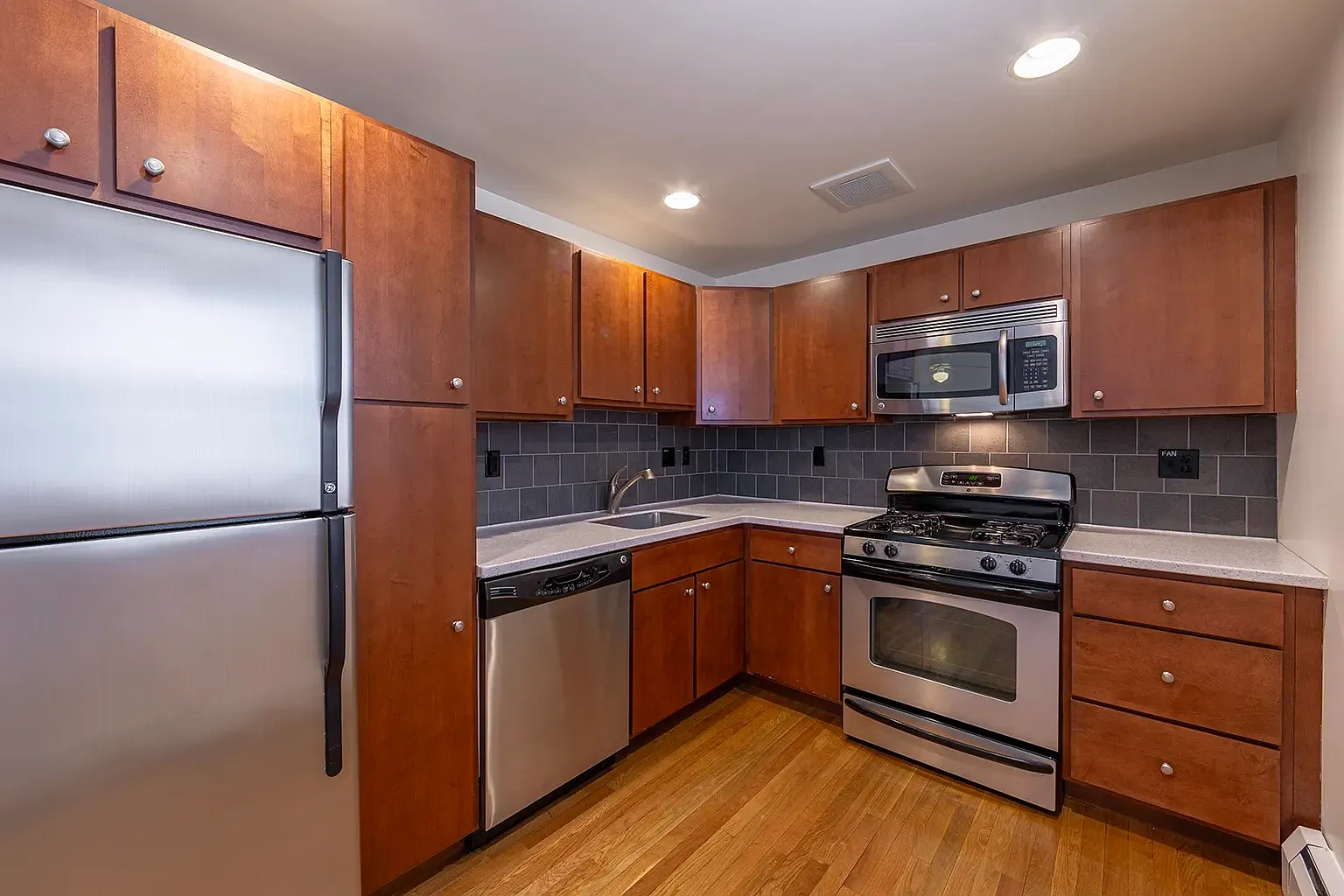 1 bed, 625 sqft, $1,750 — Photo 2