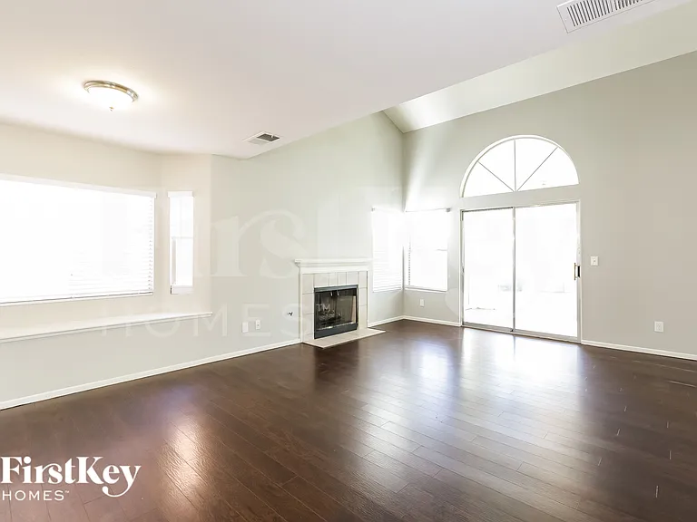 7090 Orange Grove Ln — Photo 3