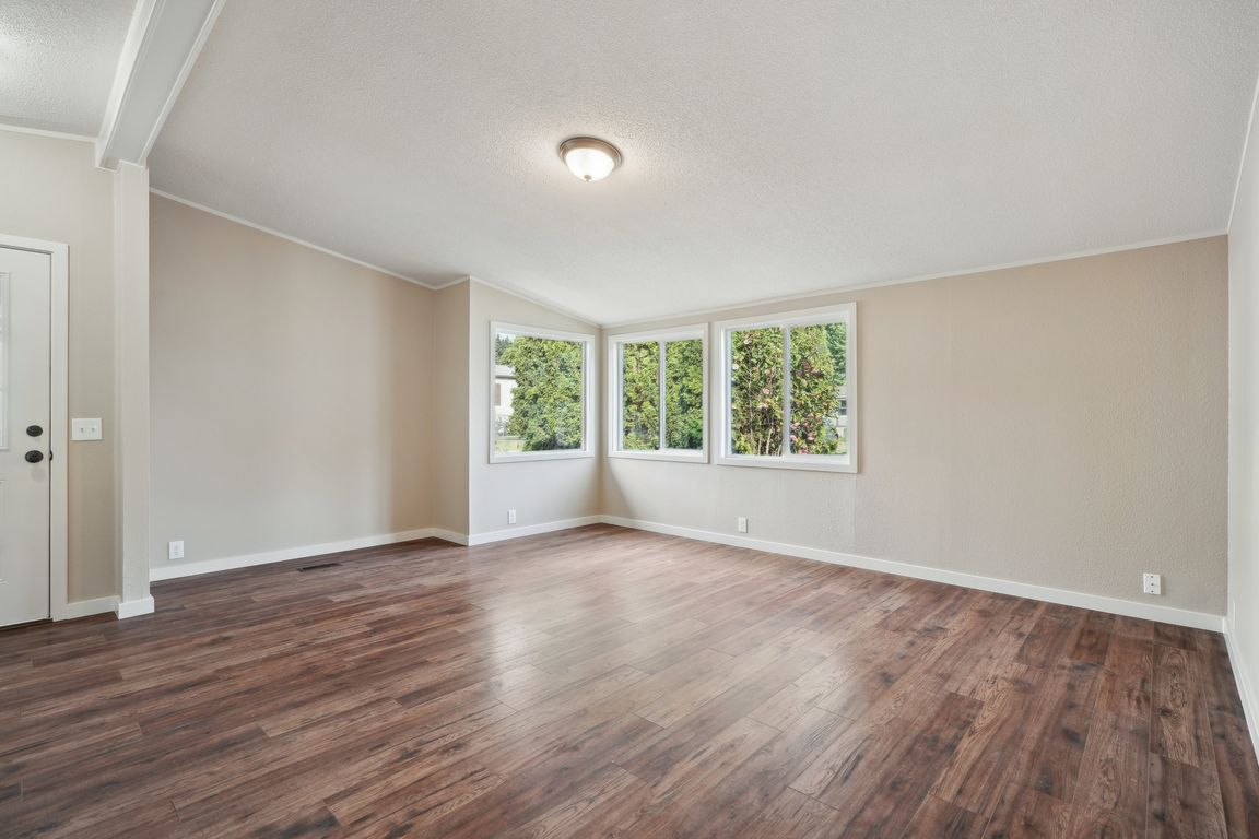 SE Laugardia Way-0305-006