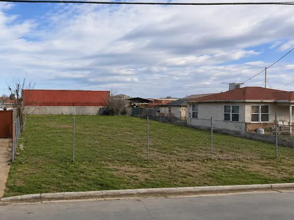 1013 Collins Way, Bakersfield, CA 93307