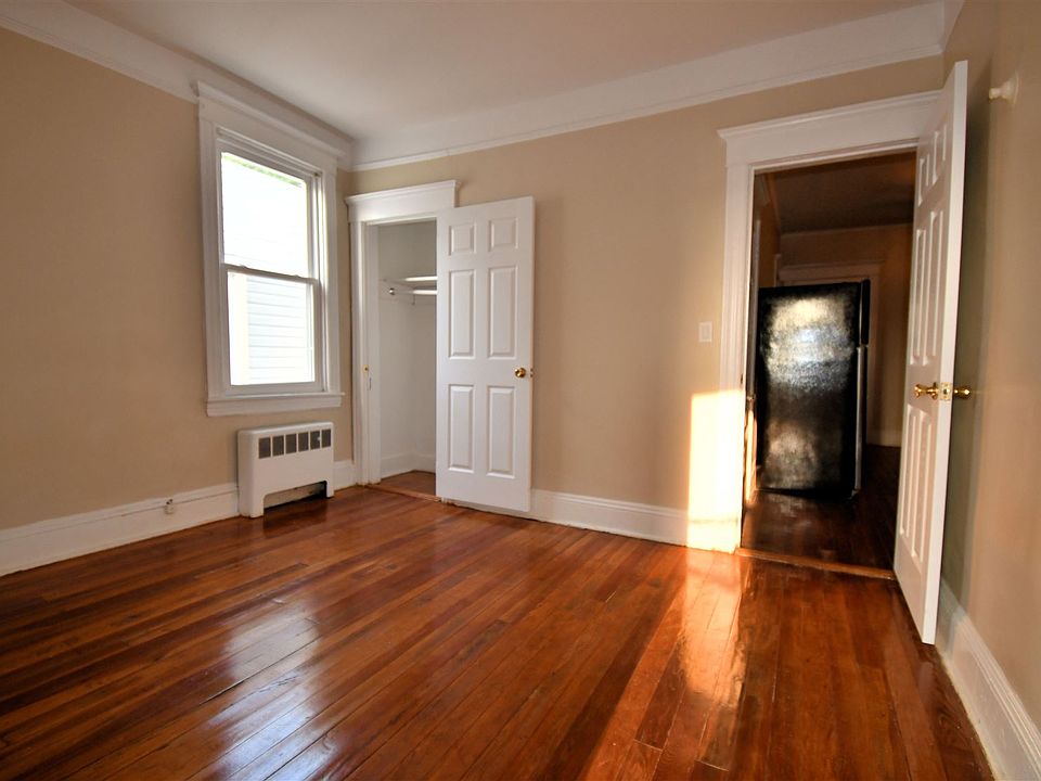 1st image of 24 Mulberry St