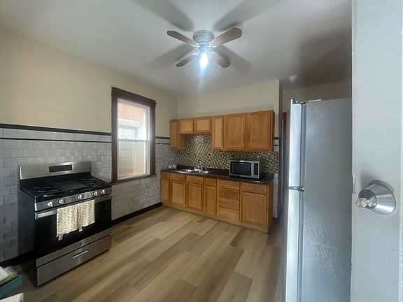 5th image of 2703 N Ashland Ave #2