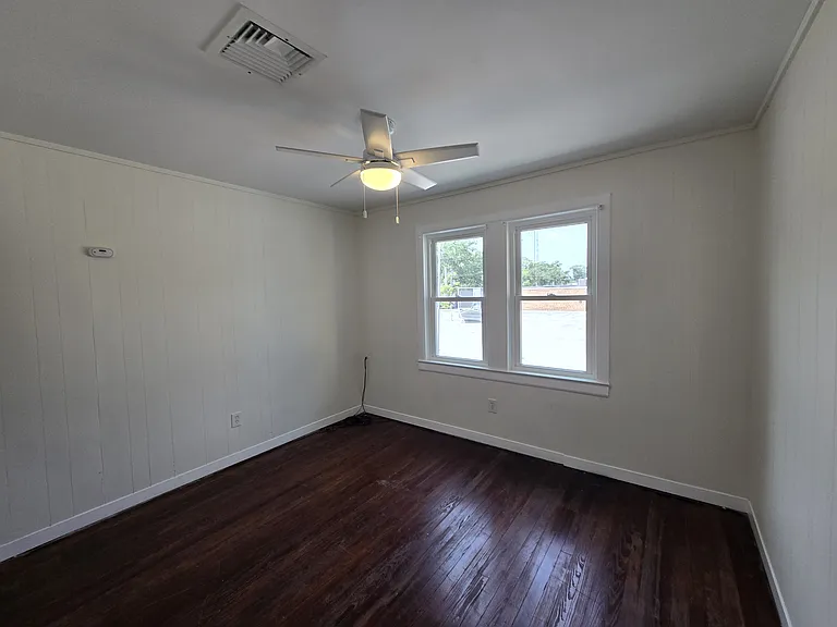 130 S Broadway #130 — Photo 15