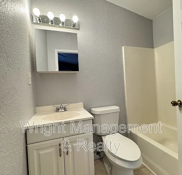 545 Pine St — Photo 10