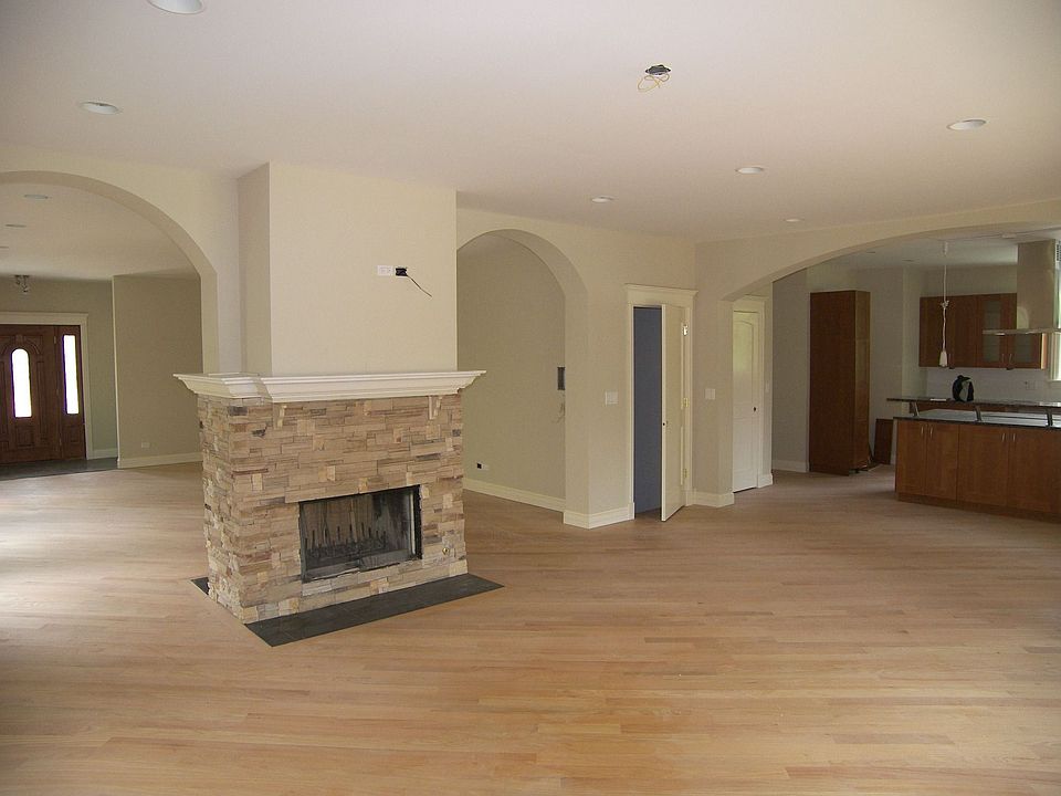 2nd image of 1124 Saylor St