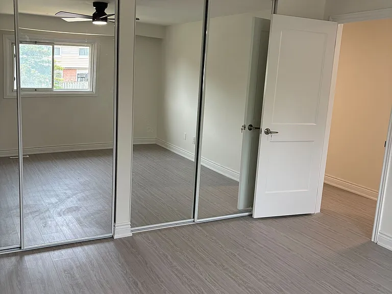 44 Sylvia St — Photo 18