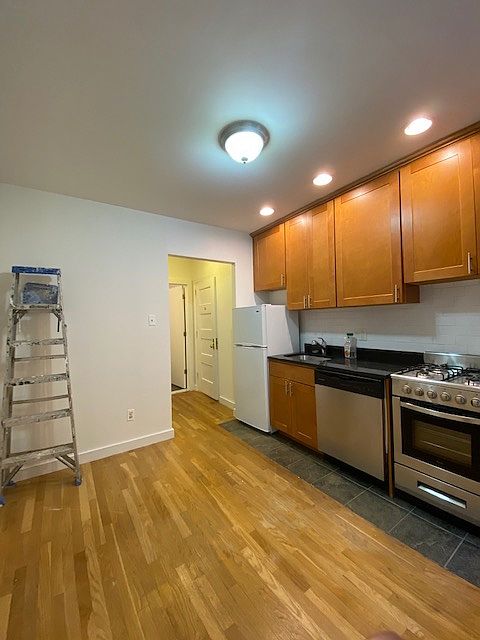 1st image of 419 E 73rd St APT 4E