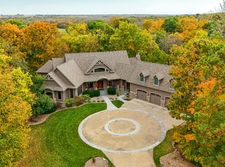 1004 Oakwood Dr, Polk City, IA 50226