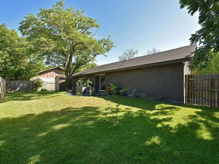 5320 Presidio Rd — Photo 36